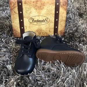 Toddlers size 4 hard bottoms